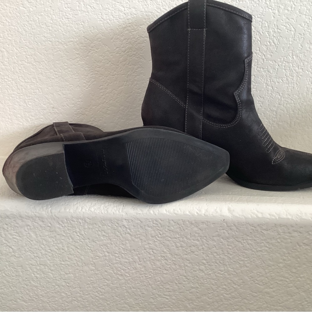 Brown Suede Leather with embroidery Design. Cowgirl Boots